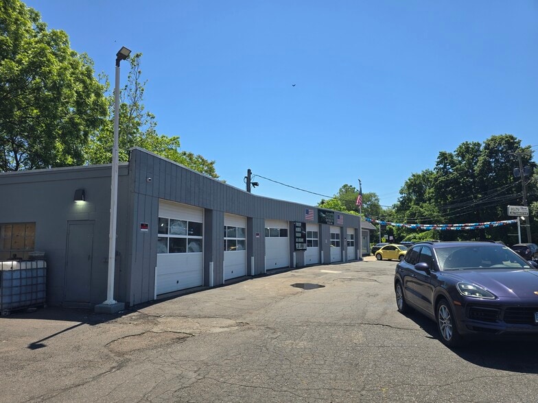More Photos Of 200 Main St, East Hartford Auto Repair For Sale