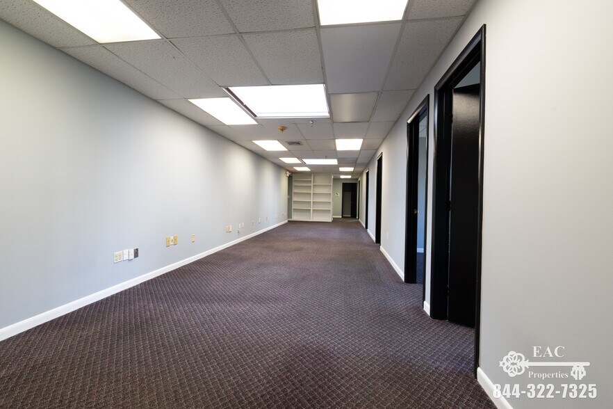 More Photos Of 22 Commerce Rd, Newtown Light Manufacturing For Lease