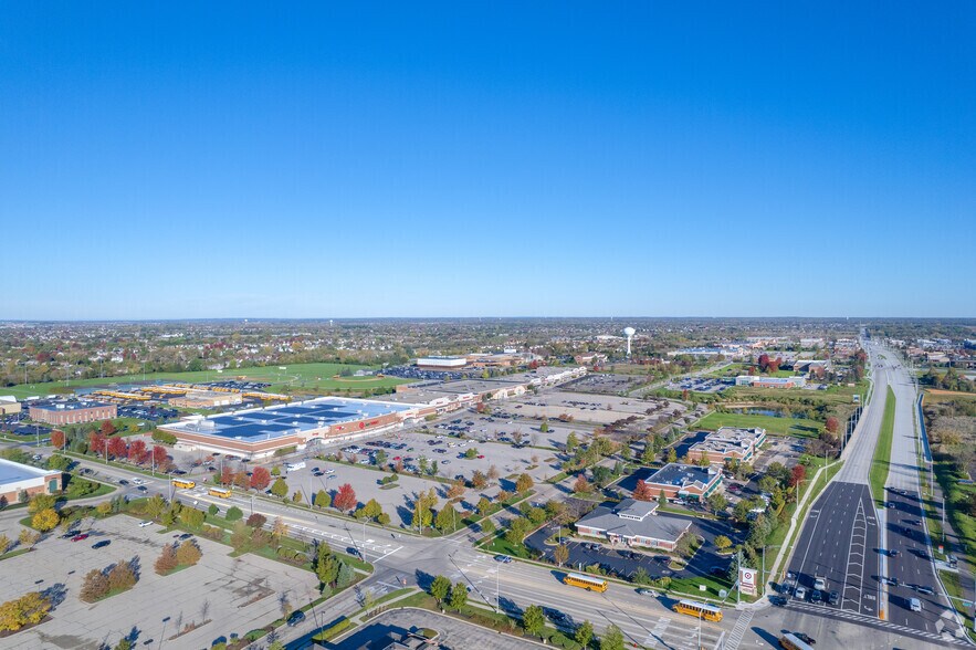 More Photos Of 702-750 S Randall Rd, Algonquin Unknown For Lease