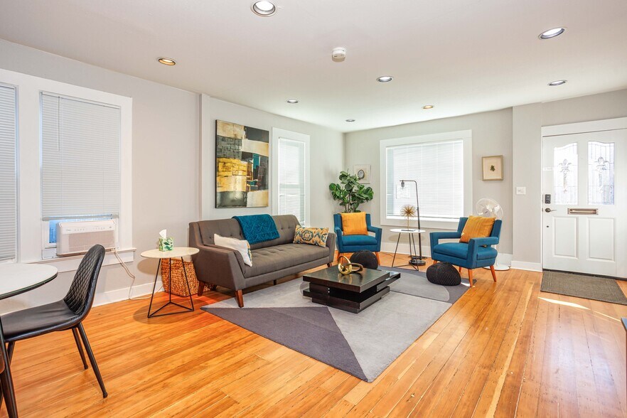 More Photos Of 4124 N Mississippi Ave, Portland Flex For Lease