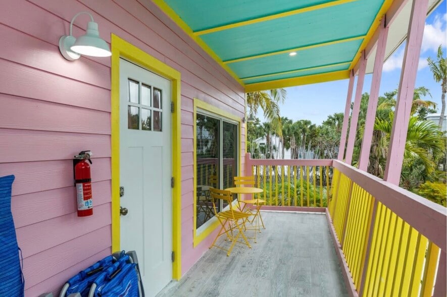 More Photos Of 706 Donax St, Sanibel Hotel For Sale