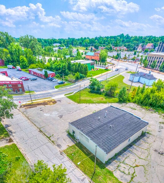 More Photos Of 409 Hupp Ave, Jackson Flex For Sale