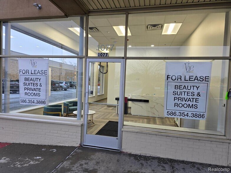 More Photos Of 1077 W 14 Mile Rd, Clawson Freestanding For Lease