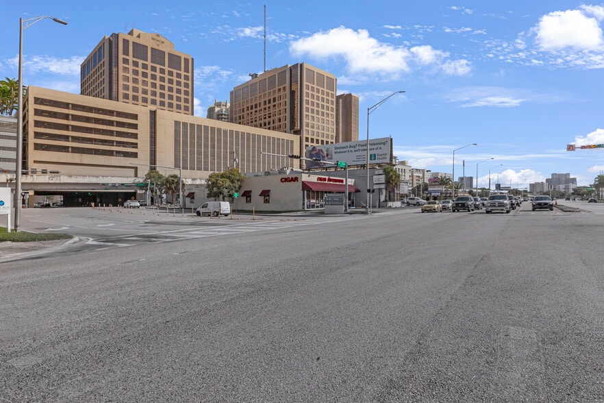 More Photos Of 9308 S Dixie Hwy, Miami Freestanding For Lease