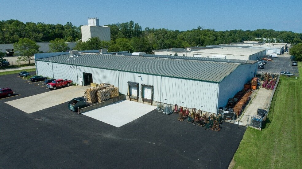 More Photos Of 2302 Spring Ridge Dr, Spring Grove Manufacturing For Sale