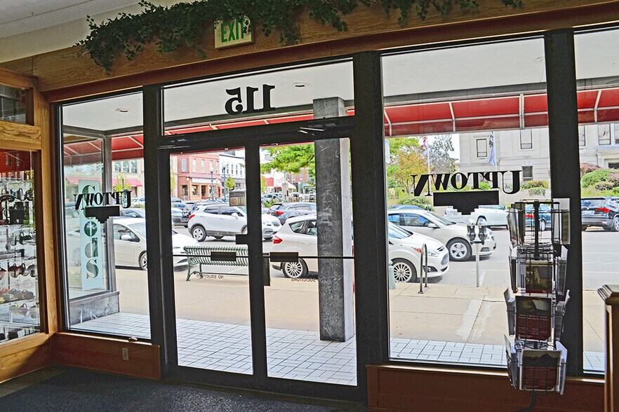 More Photos Of 115 N College Ave, Bloomington Storefront Retail Office For Lease