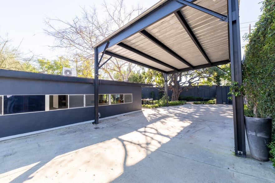More Photos Of 5761 W Adams Blvd, Los Angeles Loft Creative Space For Sale