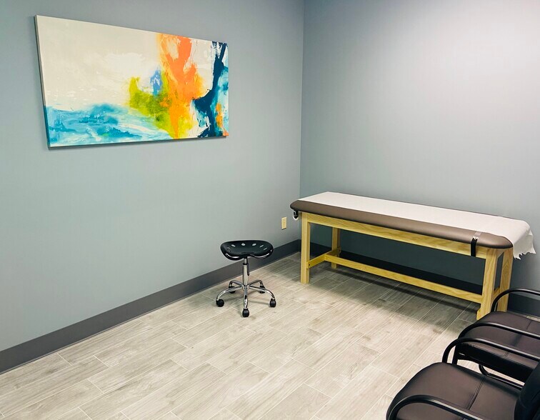 More Photos Of 109 Eureka St, Batesville Loft Creative Space For Lease