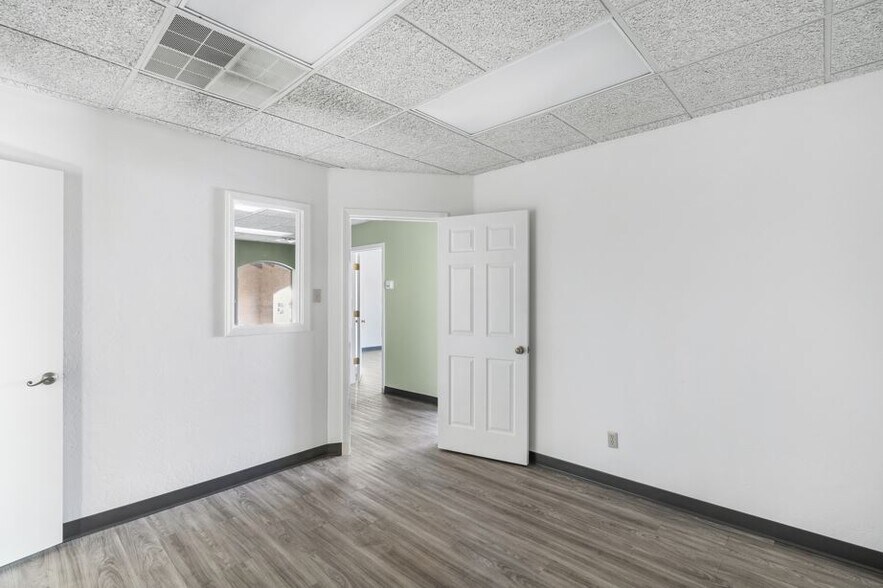 More Photos Of 1631 E Guadalupe Rd, Tempe Office For Sale