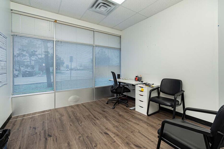 More Photos Of 37 Sandiford Dr, Whitchurch-Stouffville Medical For Lease