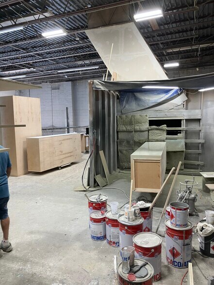 More Photos Of 958 Church St, Baldwin Warehouse For Lease