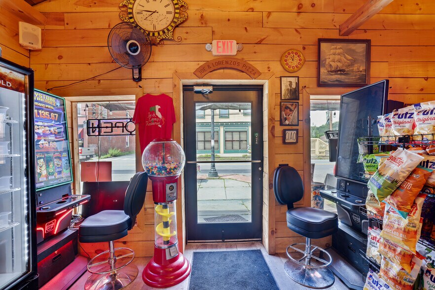 More Photos Of 121 Main Ave, Hawley Restaurant For Lease