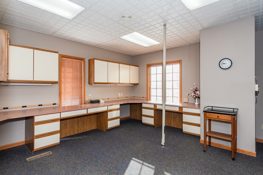 More Photos Of 1752 W High St, Piqua Medical For Sale