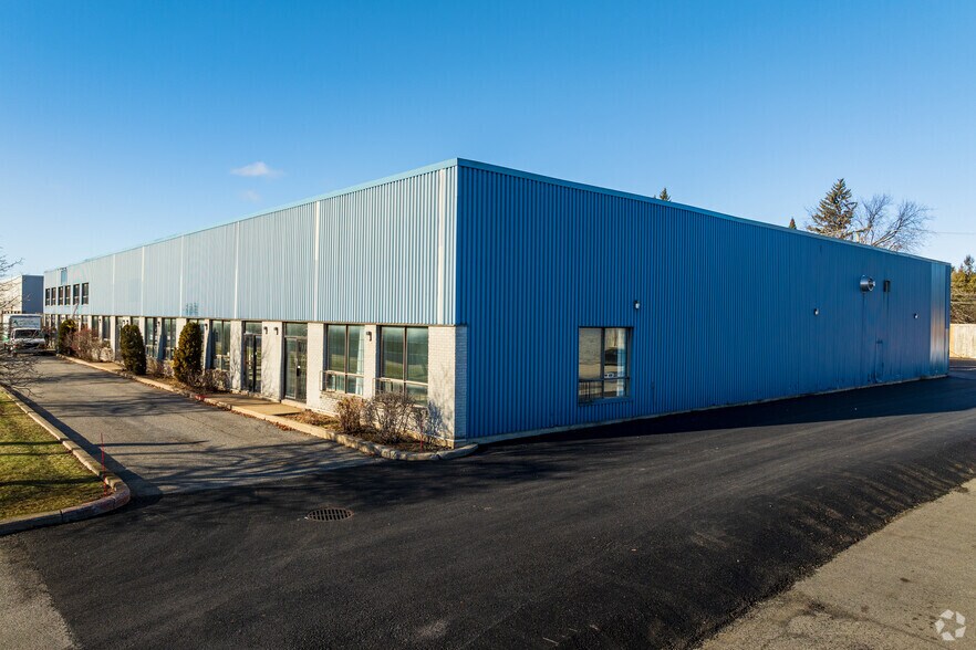 More Photos Of 155-165 Av Labrosse, Pointe-claire Warehouse For Lease
