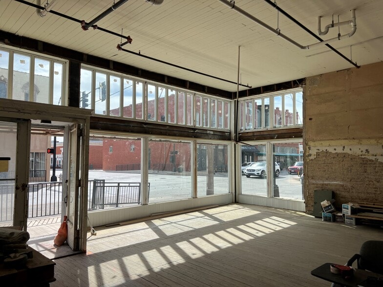 More Photos Of 201-205 E Chambers St, Cleburne Apartments For Lease