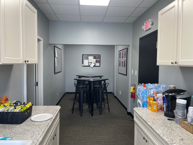 More Photos Of 30 Kinsey Rd, Xenia Light Distribution For Lease