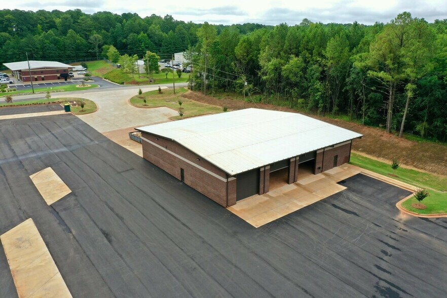 More Photos Of 570 Steele dr, Hampton Truck Terminal For Lease