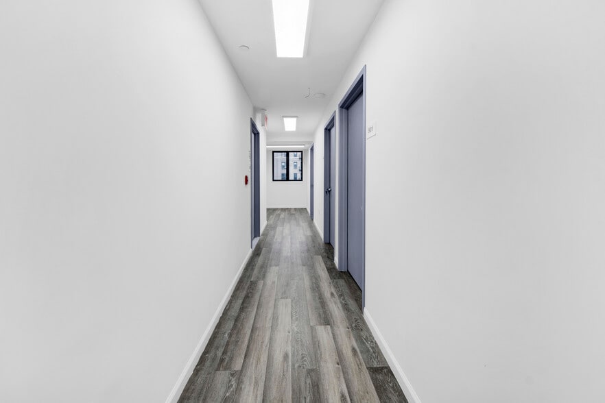 More Photos Of 505 168th 4th Fl St, New York Healthcare For Lease