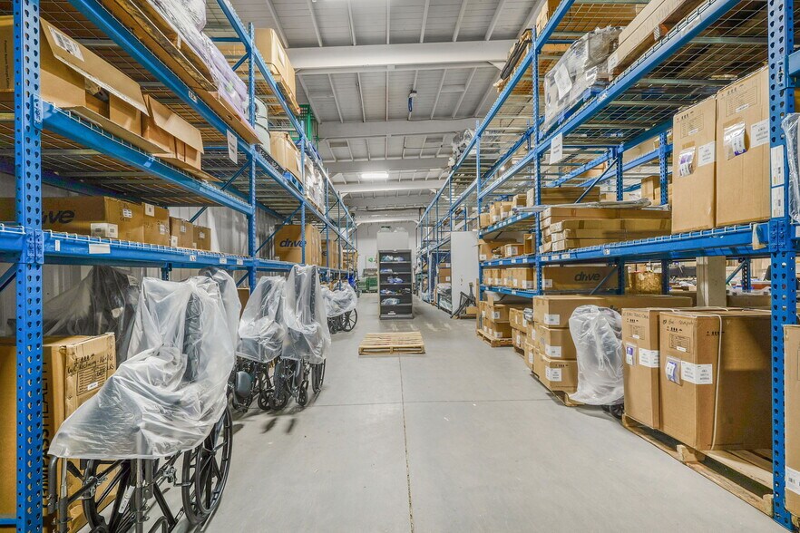 More Photos Of 2645-2655 W Central Ave, Toledo Showroom For Sale