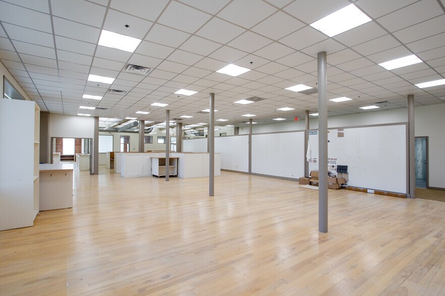 More Photos Of 125 Pecks Rd, Pittsfield Warehouse For Sale