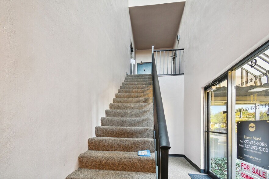 More Photos Of 6740 Crosswinds Dr, Saint Petersburg Coworking Space