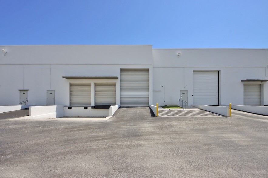 More Photos Of 1901-1949 Tigertail Blvd, Dania Distribution For Lease