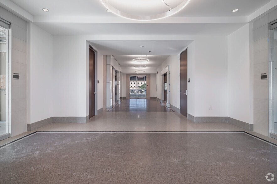 More Photos Of 11123 Christus Hills, San Antonio Medical For Lease