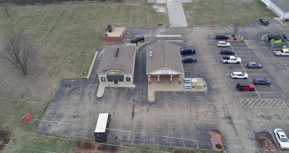 More Photos Of 3727 W Willow Knolls Dr, Peoria General Retail For Lease