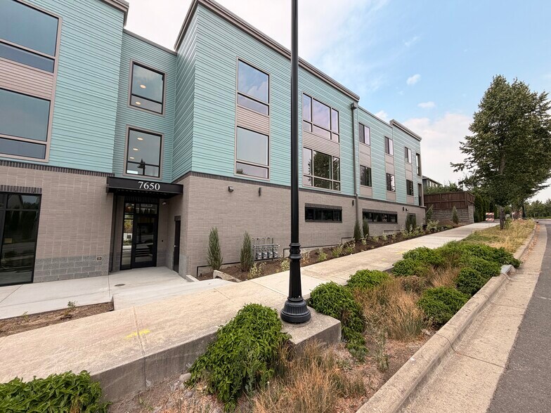 More Photos Of 7650 NW 170th Ave, Portland General Retail For Lease