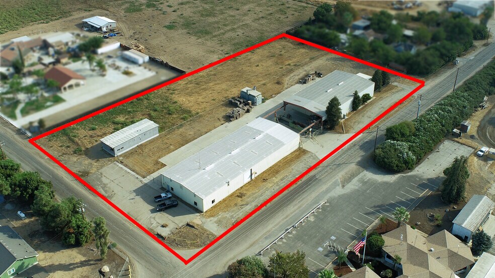 More Photos Of 43016 Road 68, Reedley Warehouse For Lease