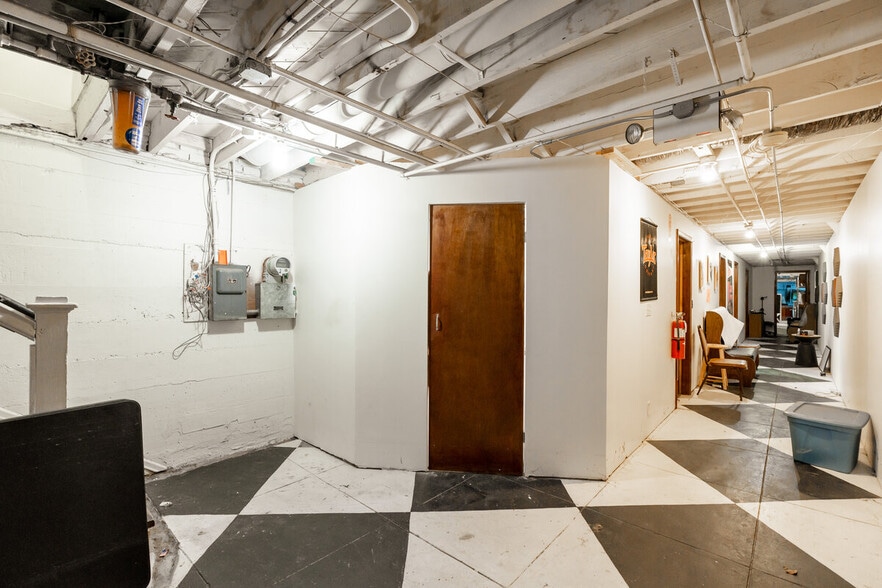 More Photos Of 1610 Bardstown Rd, Louisville Storefront For Sale