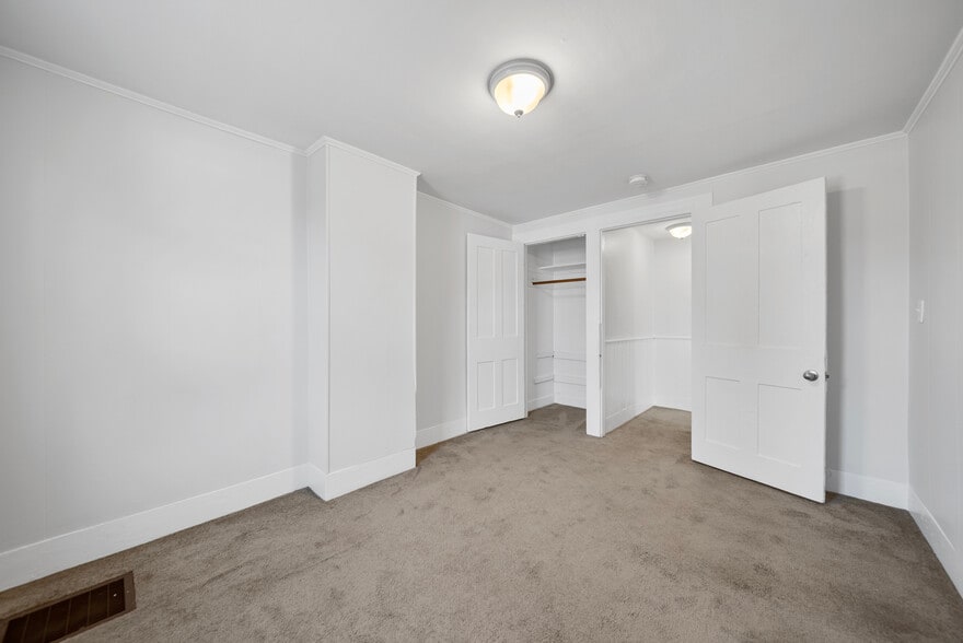 More Photos Of 210 Main St, Somersworth Apartments For Sale