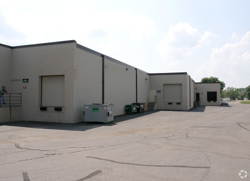 More Photos Of 11504-11524 K Tel Dr, Minnetonka Research And Development For Lease