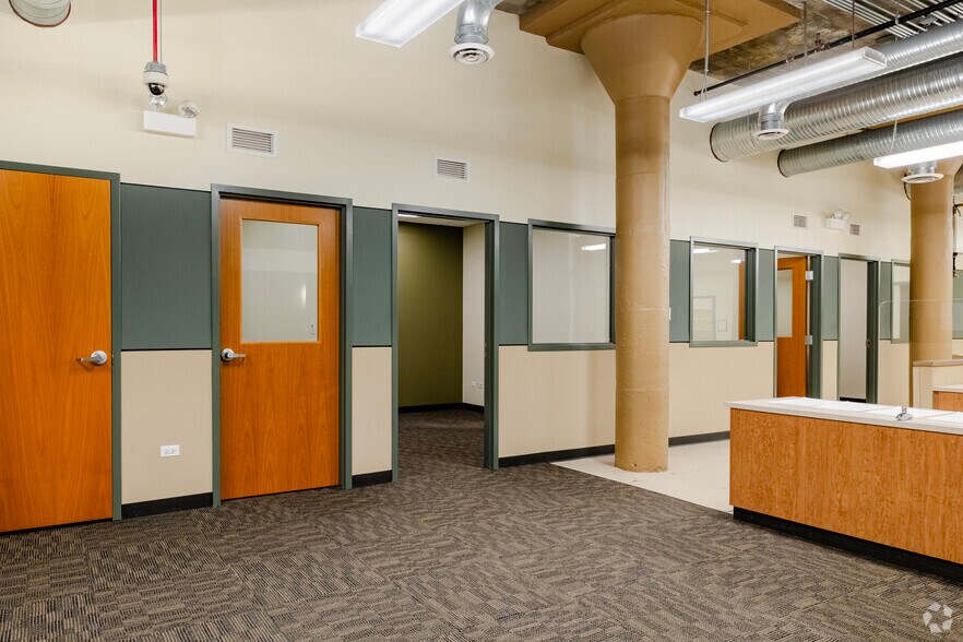 More Photos Of 1821 W Berteau Ave, Chicago Loft Creative Space For Sale