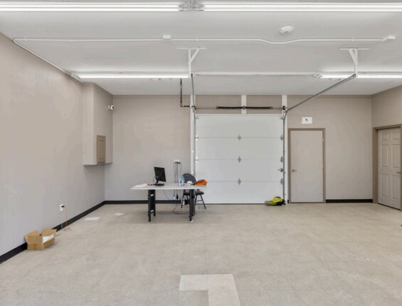 More Photos Of 1700-1716 Shady Oaks Dr, Denton Warehouse For Lease