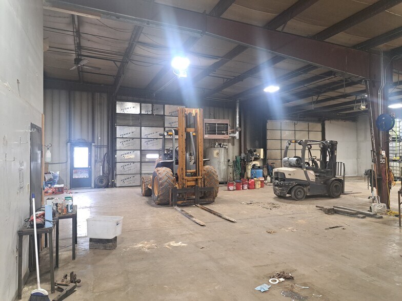 More Photos Of 4602 N US Highway 63, West Plains Flex For Sale