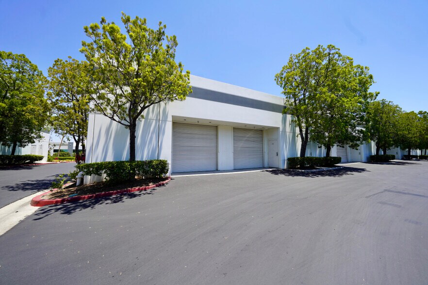 More Photos Of 72 Argonaut, Aliso Viejo Light Manufacturing For Lease