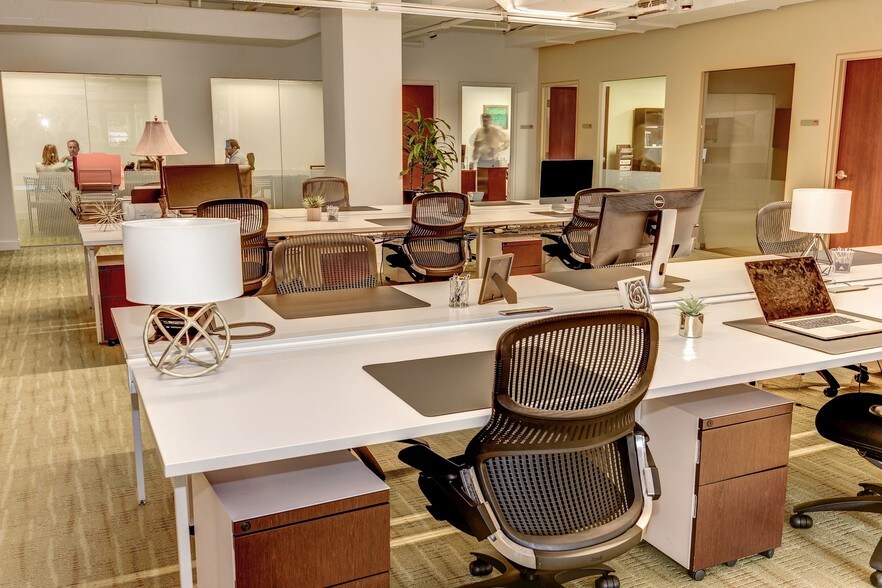 More Photos Of 1050 30th St NW, Washington Office For Lease
