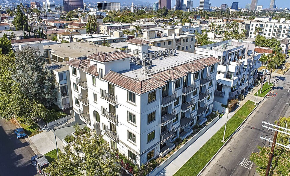 More Photos Of 1070 S Bedford St, Los Angeles Multifamily For Sale