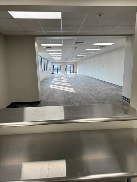 More Photos Of 4627 Dixie Hwy, Louisville Office For Sale
