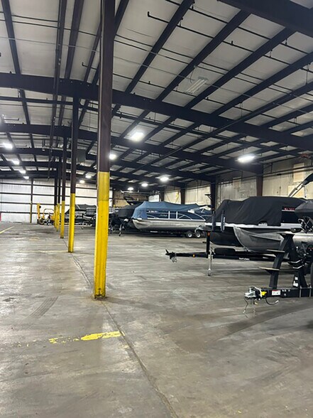 More Photos Of 2908 Vinland st, Oshkosh Industrial For Lease