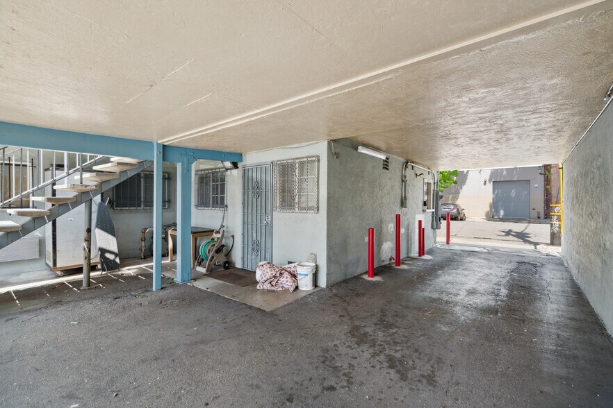 More Photos Of 839 Isabella St, Oakland Hotel For Sale