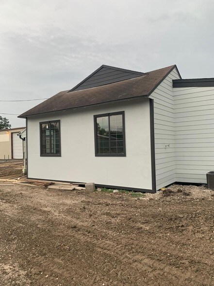 More Photos Of 470-474 S 4th St, Beaumont Industrial For Sale