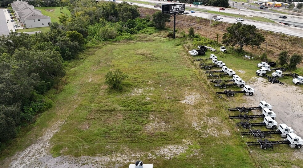 More Photos Of 9879 US Highway 301 N, Tampa Warehouse For Lease