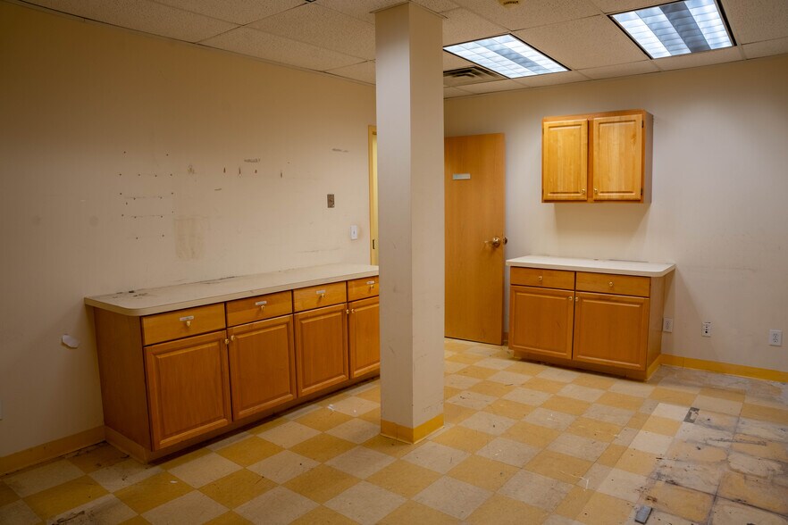 More Photos Of 441 New Karner Rd, Albany Office For Lease