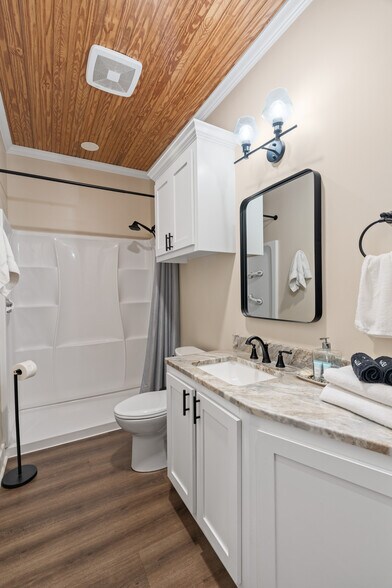 More Photos Of 531 Central Ave, Laurel Flex For Sale