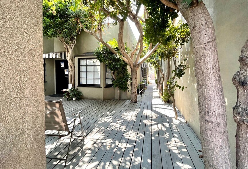 More Photos Of 242 26th St, Santa Monica Medical For Lease