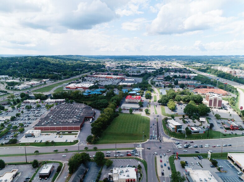 More Photos Of 303 N Peters Rd, Knoxville Land For Sale