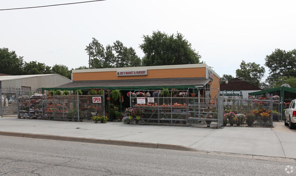 More Photos Of 350 S Parker St, Olathe Garden Center For Sale