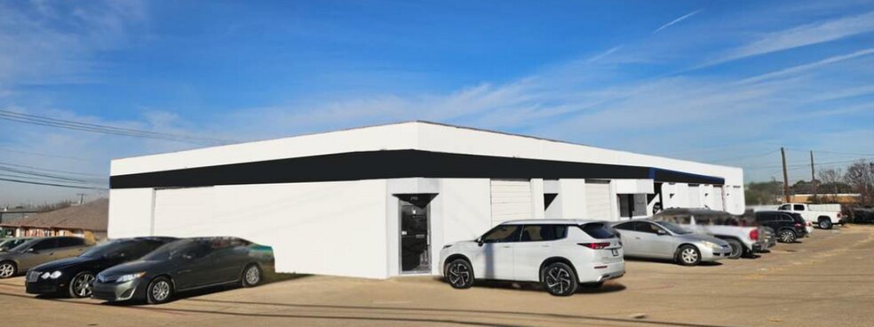 Primary Photo Of 2113 W Arkansas Ln, Pantego Showroom For Lease